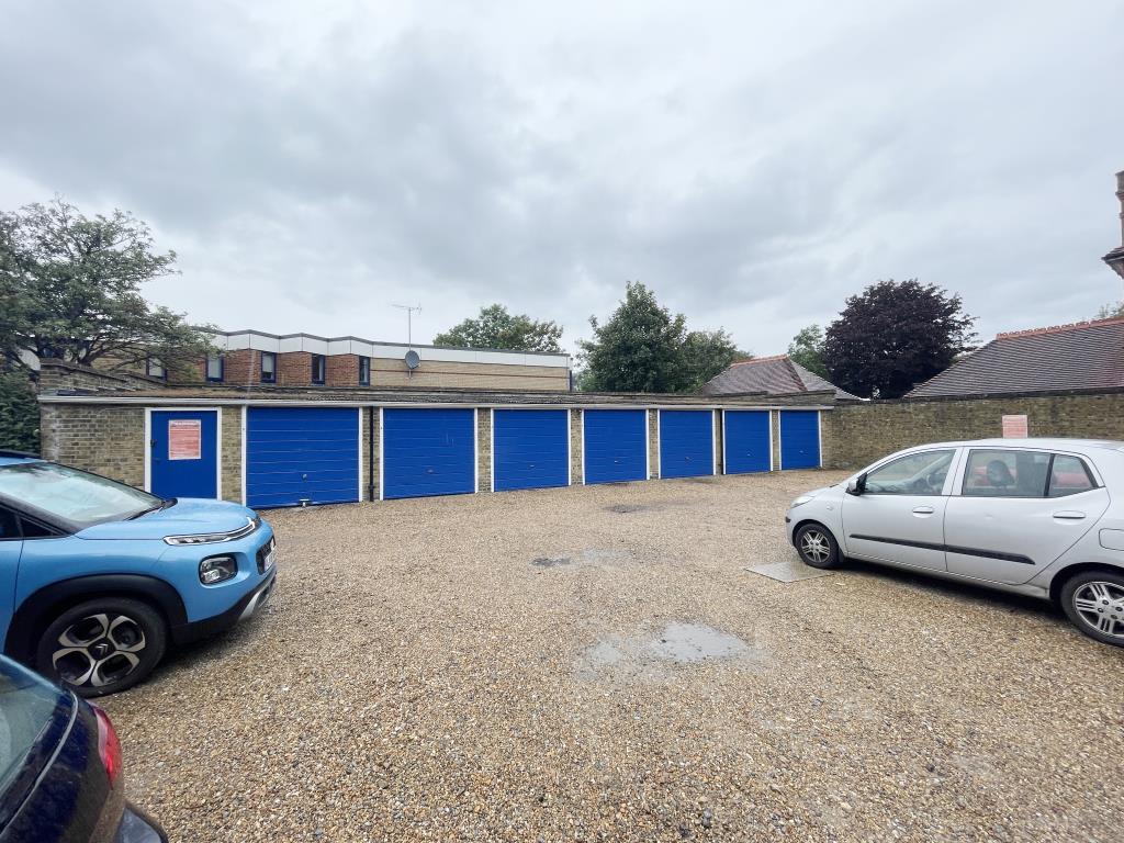 Lot: 140 - HEAD LEASE GROUND RENT INVESTMENT OF 12 RESIDENTIAL FLATS AND ASSOCIATED GARAGES - Outside image of garages
